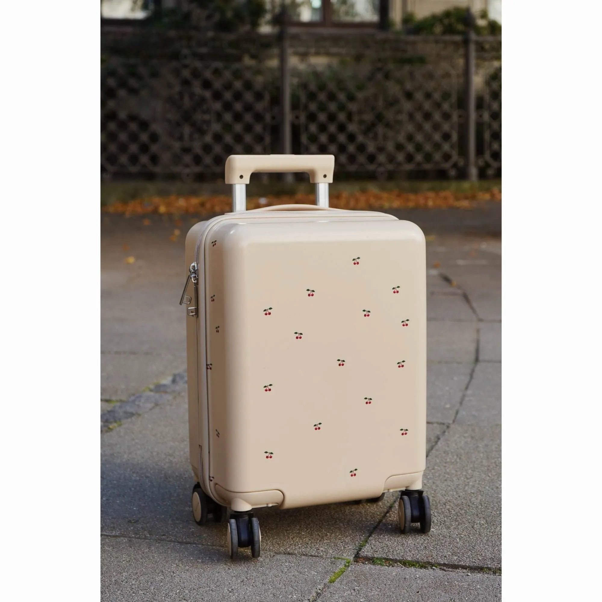 Konges Sløjd	Travel Suitcase Cherry